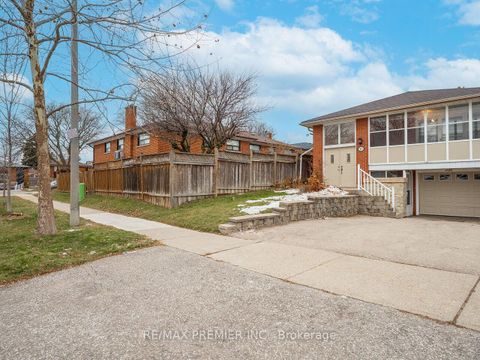 Photo 1 at 61 Rockbank Crescent, Pelmo Park W5, Toronto