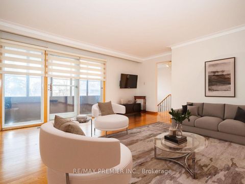 Photo 5 at 61 Rockbank Crescent, Pelmo Park W5, Toronto