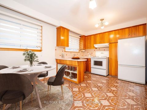 Photo 9 at 61 Rockbank Crescent, Pelmo Park W5, Toronto