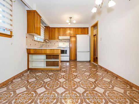 Photo 10 at 61 Rockbank Crescent, Pelmo Park W5, Toronto