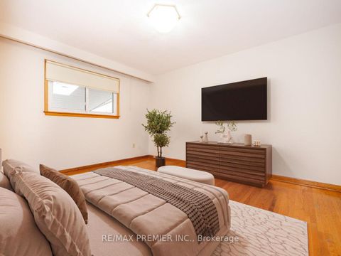 Photo 13 at 61 Rockbank Crescent, Pelmo Park W5, Toronto