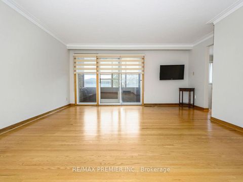 Photo 18 at 61 Rockbank Crescent, Pelmo Park W5, Toronto