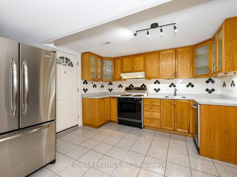 Photo 26 at 61 Rockbank Crescent, Pelmo Park W5, Toronto