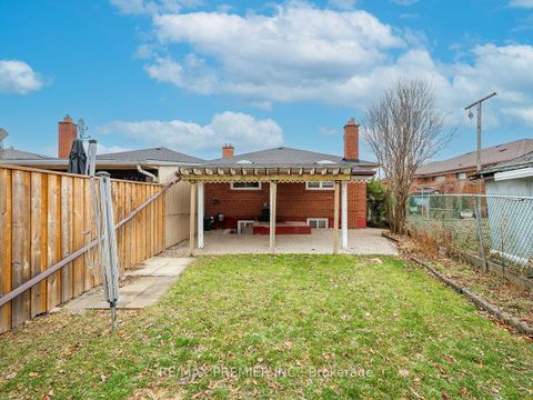 Photo 34 at 61 Rockbank Crescent, Pelmo Park W5, Toronto