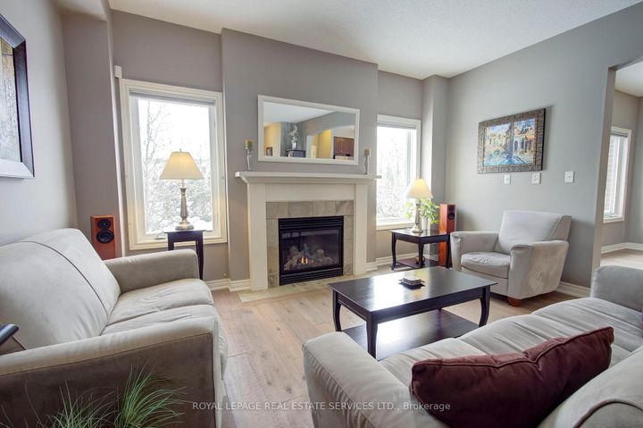 Photo 9 at 2275 Littondale Lane, BC Bronte Creek, Oakville