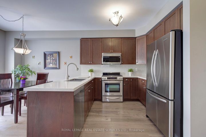 Photo 14 at 2275 Littondale Lane, BC Bronte Creek, Oakville