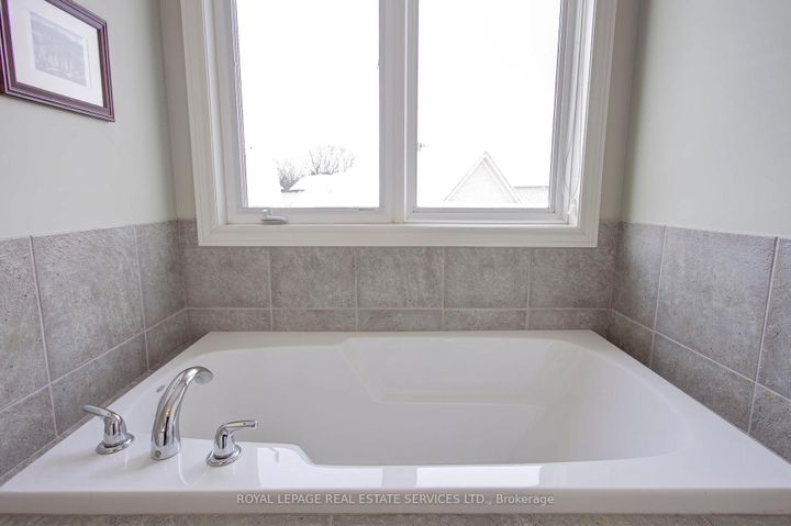 Photo 24 at 2275 Littondale Lane, BC Bronte Creek, Oakville