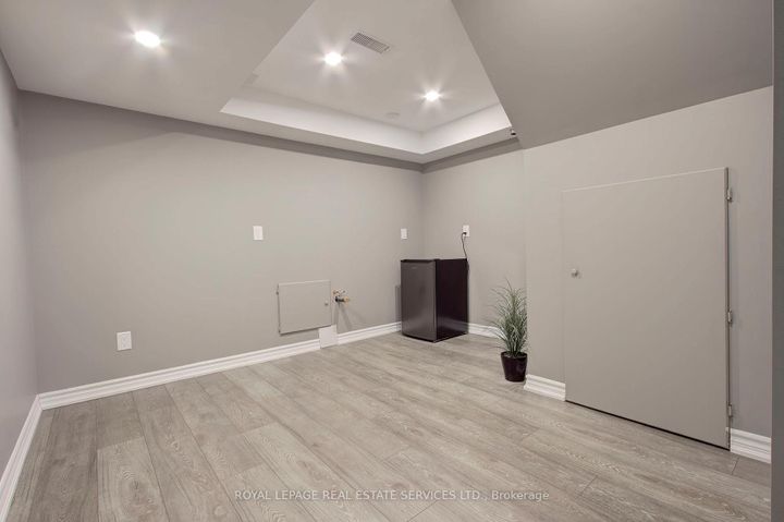 Photo 32 at 2275 Littondale Lane, BC Bronte Creek, Oakville