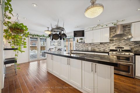 Photo 8 at 22 Chartwell Crescent, Keswick North, Georgina