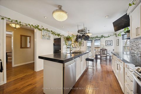 Photo 9 at 22 Chartwell Crescent, Keswick North, Georgina