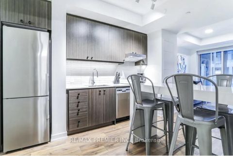 Photo 6 at 406 - 9 Tecumseth Street, Niagara, Toronto