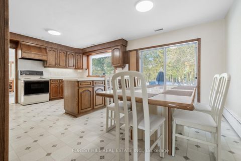 Photo 11 at 5 Bachelor Place, Windfields, Toronto