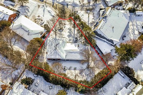 Photo 27 at 5 Bachelor Place, Windfields, Toronto