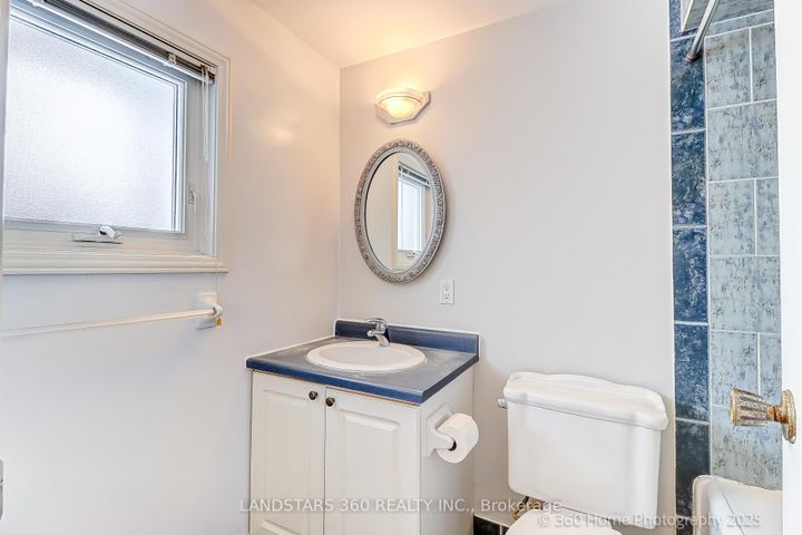 Photo 14 at 31 Whitehorn Crescent, Don Valley Village, Toronto