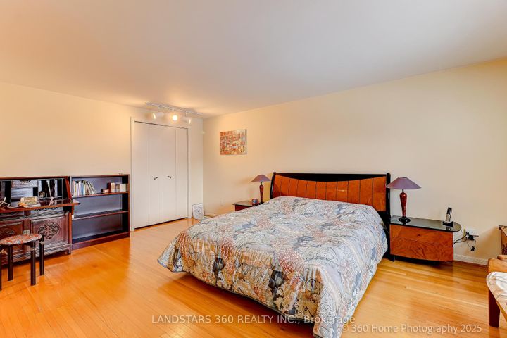 Photo 15 at 31 Whitehorn Crescent, Don Valley Village, Toronto