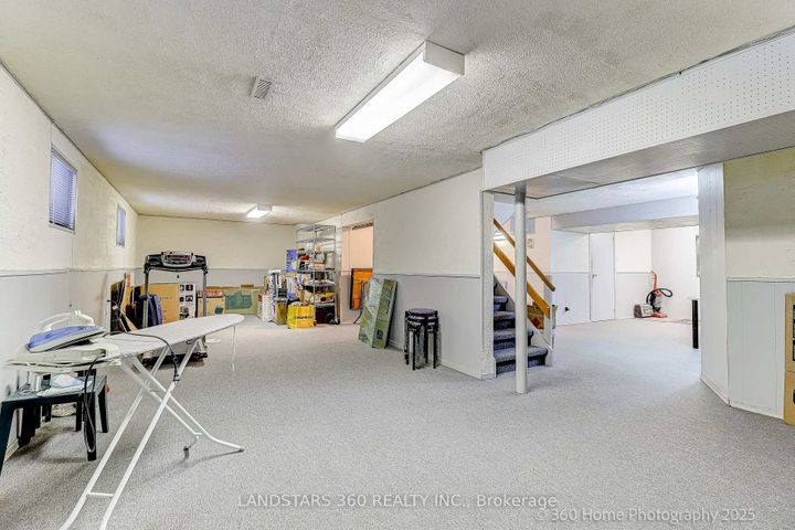 Photo 24 at 31 Whitehorn Crescent, Don Valley Village, Toronto