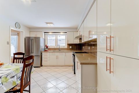Photo 7 at 31 Whitehorn Crescent, Don Valley Village, Toronto