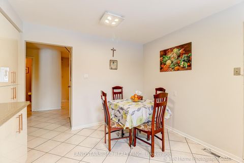 Photo 9 at 31 Whitehorn Crescent, Don Valley Village, Toronto