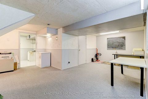 Photo 21 at 31 Whitehorn Crescent, Don Valley Village, Toronto