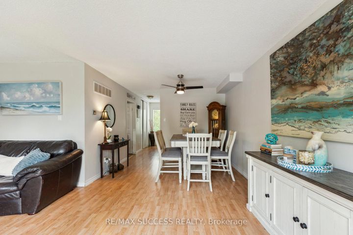 Photo 4 at 82 Lynden Circle, Georgetown, Halton Hills