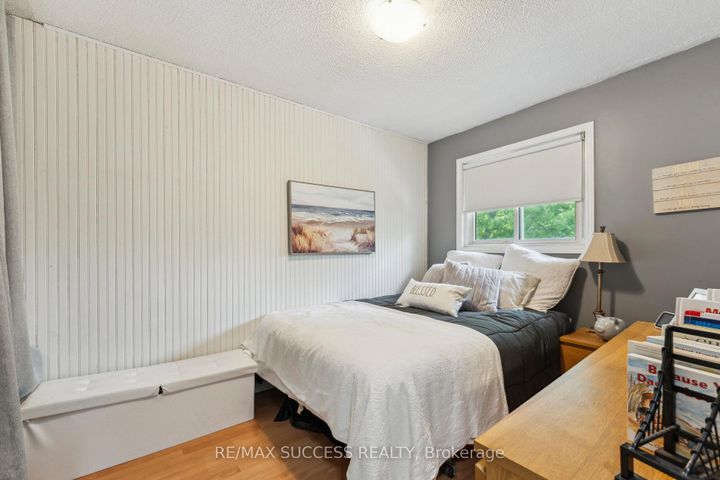 Photo 15 at 82 Lynden Circle, Georgetown, Halton Hills