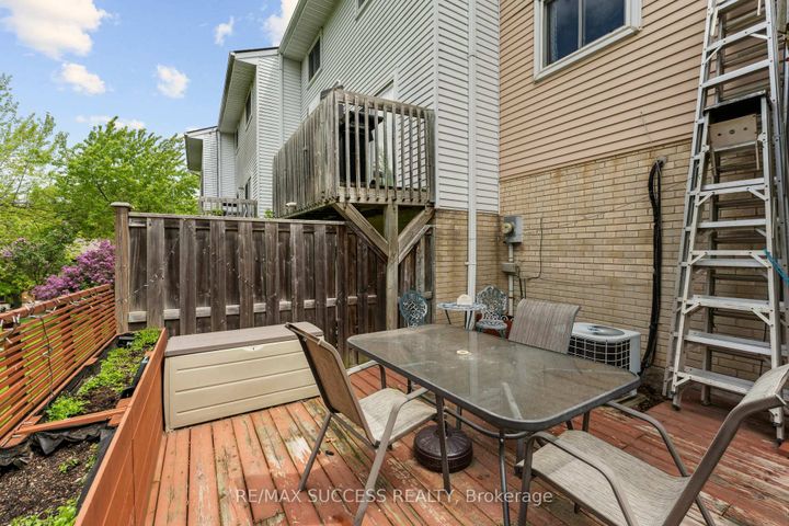 Photo 18 at 82 Lynden Circle, Georgetown, Halton Hills