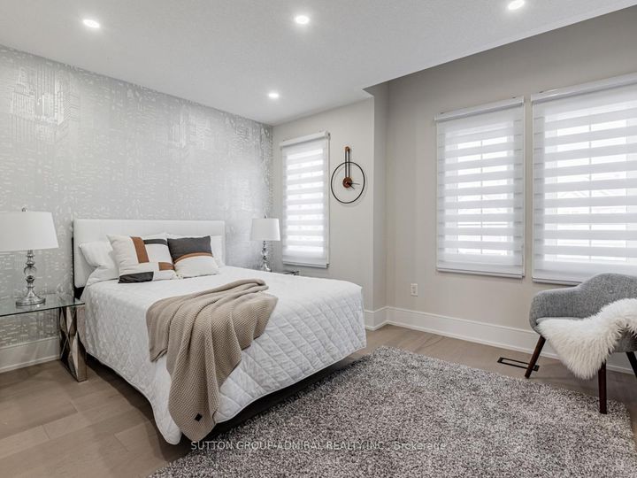 Photo 12 at 109 Barli Crescent, Patterson, Vaughan