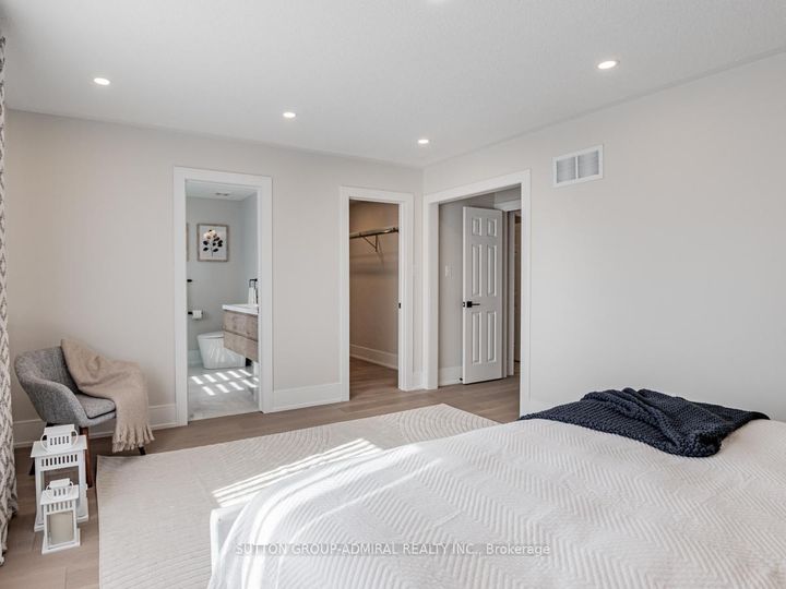 Photo 16 at 109 Barli Crescent, Patterson, Vaughan