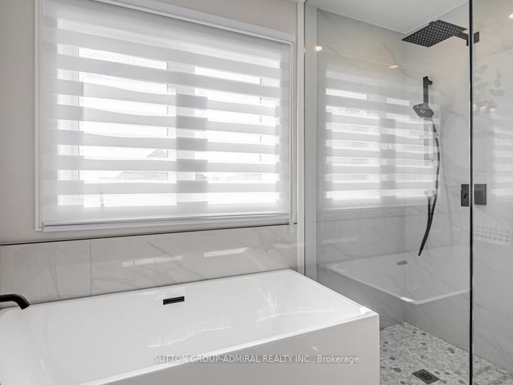 Photo 22 at 109 Barli Crescent, Patterson, Vaughan