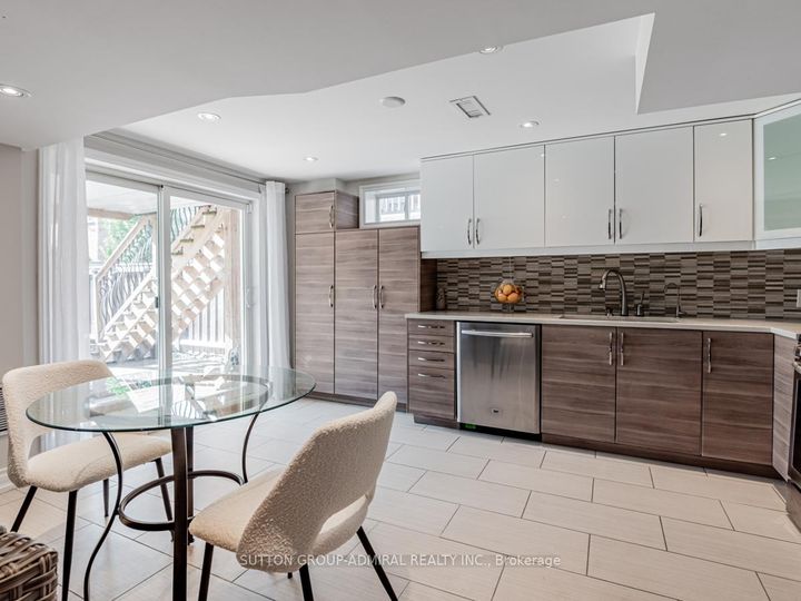 Photo 24 at 109 Barli Crescent, Patterson, Vaughan