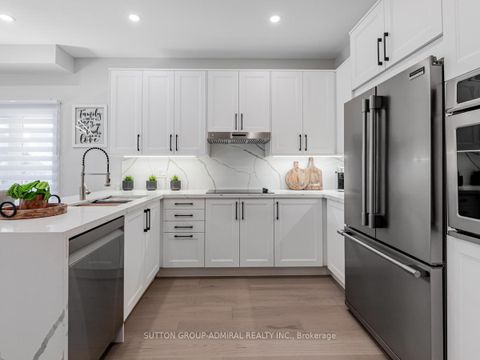 Photo 6 at 109 Barli Crescent, Patterson, Vaughan