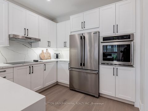 Photo 7 at 109 Barli Crescent, Patterson, Vaughan