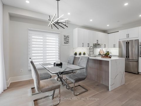 Photo 9 at 109 Barli Crescent, Patterson, Vaughan