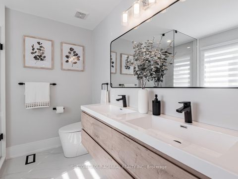 Photo 21 at 109 Barli Crescent, Patterson, Vaughan