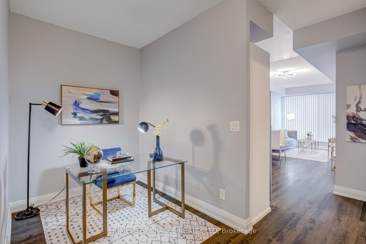 Photo 11 at 510 - 17 Kenaston Gardens, Bayview Village, Toronto