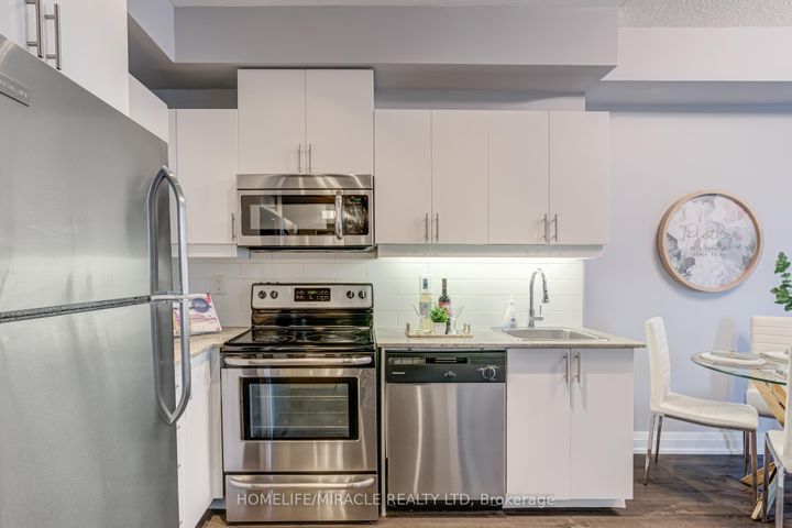 Photo 12 at 510 - 17 Kenaston Gardens, Bayview Village, Toronto