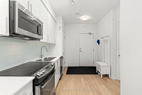 Photo 4 at 311 - 20 Bruyeres Mews, Niagara, Toronto