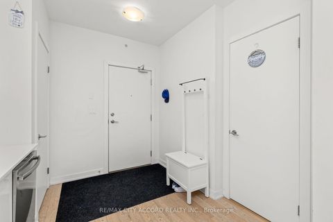 Photo 5 at 311 - 20 Bruyeres Mews, Niagara, Toronto