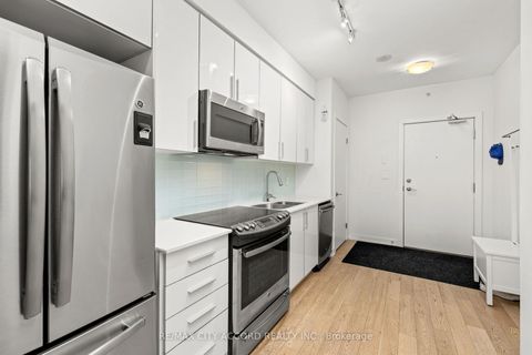 Photo 6 at 311 - 20 Bruyeres Mews, Niagara, Toronto