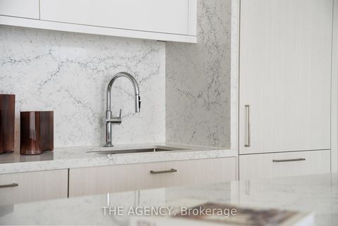 Photo 6 at TH121 - 259 The Kingsway, Humber Valley, Toronto