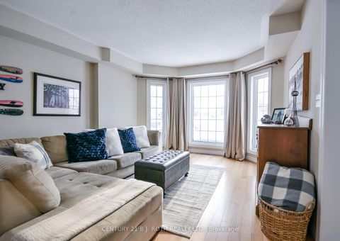 Photo 3 at 47 Maple Crown Terrace, Shore, Barrie