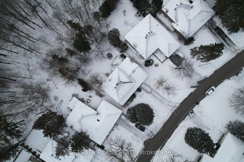 Photo 6 at 111 Camlaren Crescent, Kleinburg, Vaughan