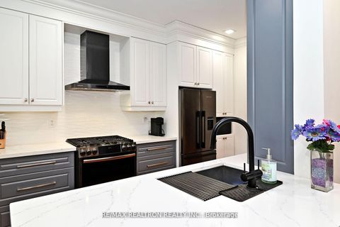 Photo 19 at 100 Kingsbridge Circle, Beverley Glen, Vaughan