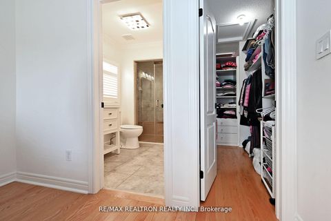 Photo 27 at 100 Kingsbridge Circle, Beverley Glen, Vaughan