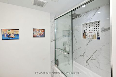 Photo 40 at 100 Kingsbridge Circle, Beverley Glen, Vaughan