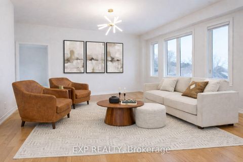 Photo 4 at 51 Ahchie Court, Patterson, Vaughan