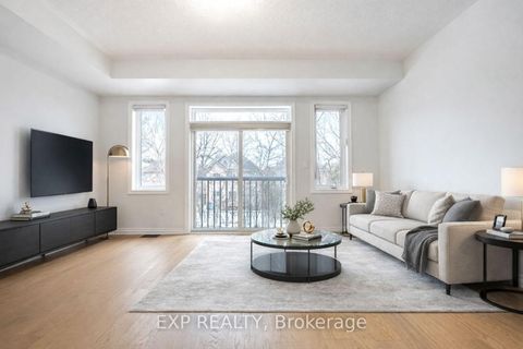 Photo 5 at 51 Ahchie Court, Patterson, Vaughan