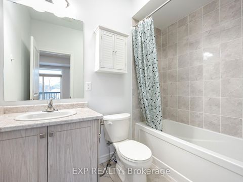 Photo 8 at 51 Ahchie Court, Patterson, Vaughan