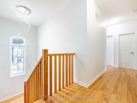 Photo 9 at 51 Ahchie Court, Patterson, Vaughan