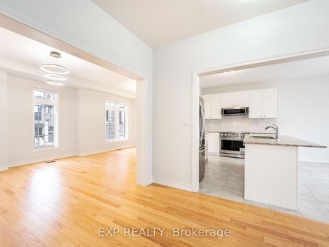 Photo 11 at 51 Ahchie Court, Patterson, Vaughan